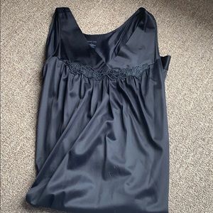 Black night gown